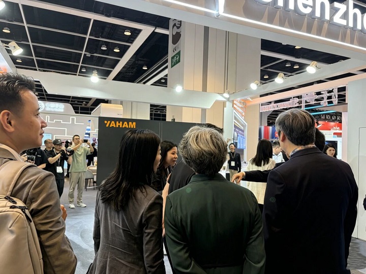 2026香港创科展：元亨光电 OMINI系列以极简设计获买家关注