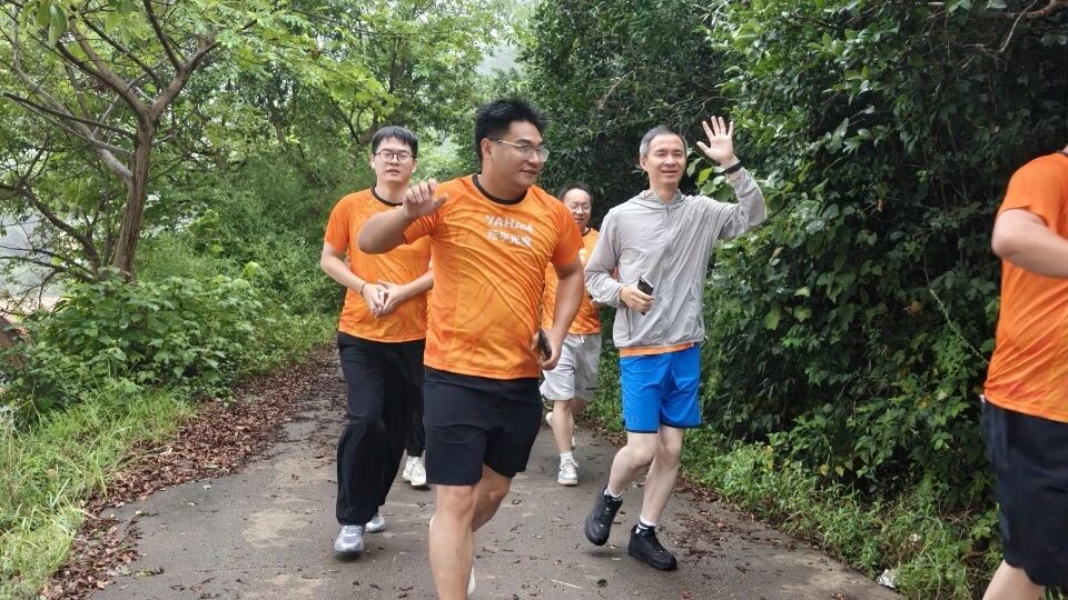 聚力奔跑,蓄力 24 周年,元亨光电奔跑风采 聚力奔跑,蓄力 24 周年,元亨光电奔跑风采